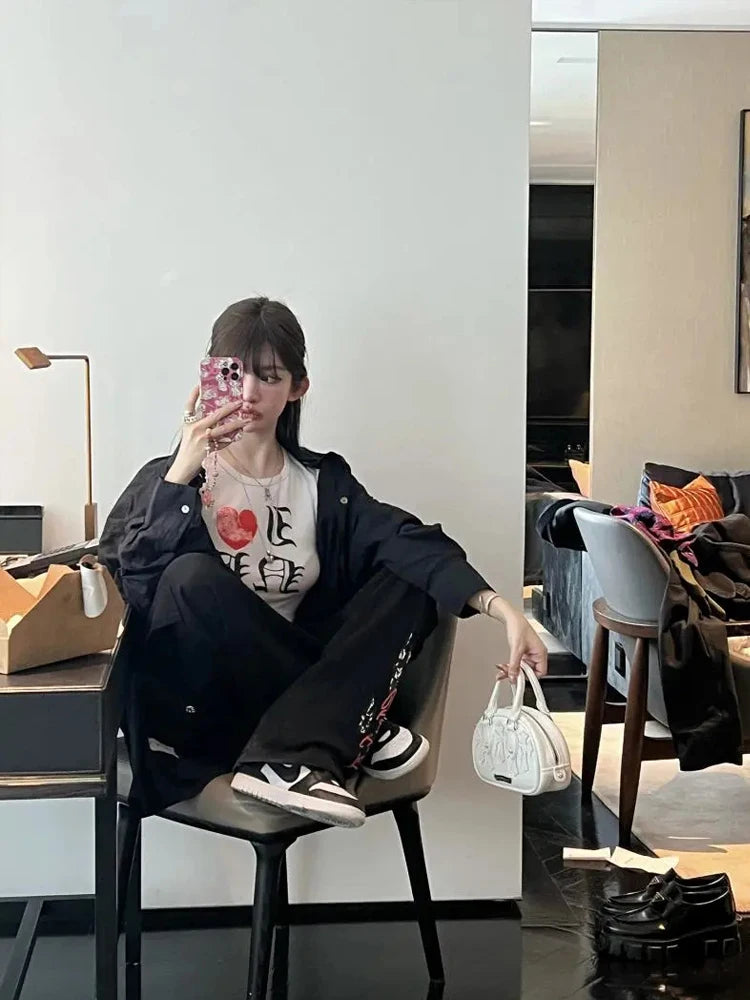 Camiseta com estampa de letras góticas, estética Y2K, roupas curtas, camisetas de manga curta, calças brancas, roupas femininas Harajuku streetwear, emo