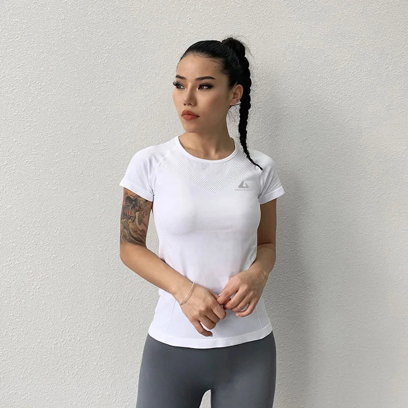 Women Sport Tops Elastic Quick Dry Slim Yoga Shirt Embossed Short Sleeve T-shirt Running Sportwear Girls Gym Workout Fitness Top