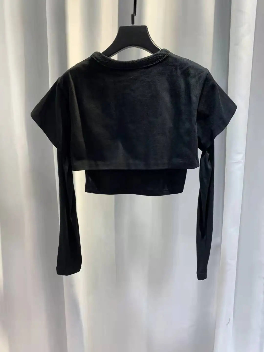 Loeshao Brand 2025 autumn black white fake two-piece tops showing belly button sexy long-sleeved round neck short T-shirt women