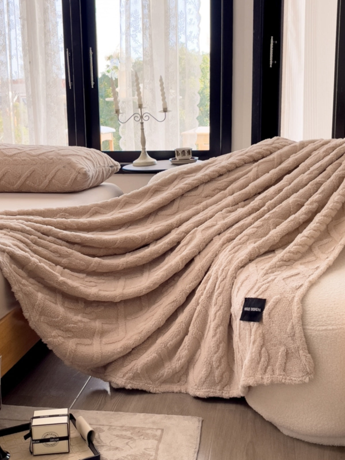 Taffue Blanket Nap Blanket Sofa Cover Winter Thickened Multifunctional Coral Fleece Blanket Thermal Blanket to Put a Mattress on