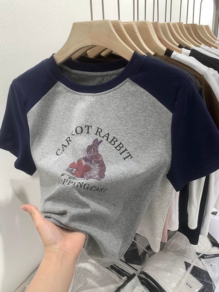 Camiseta cinza chique com estampa skinny e manga curta de cintura alta