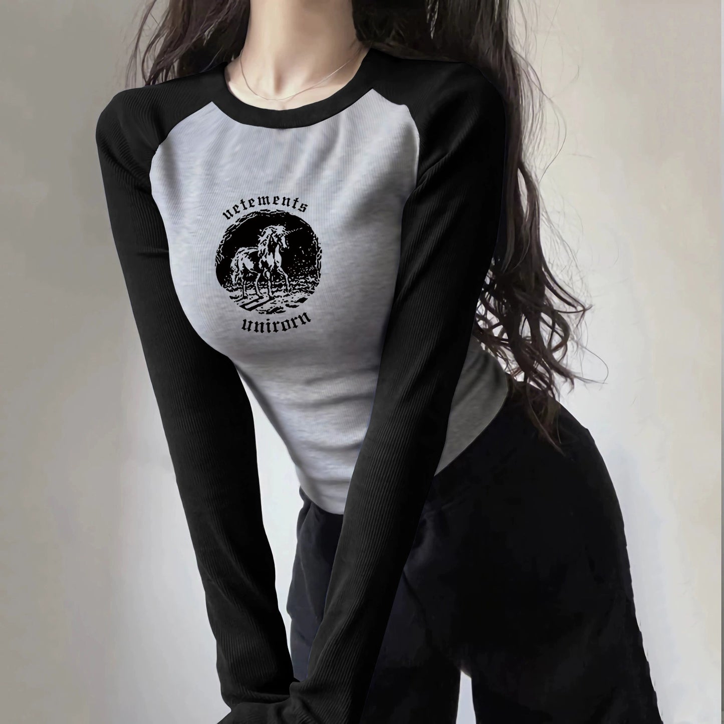 Tops Raglan de Mangas Compridas Feminino Outono e Inverno Slim Look Silm Design Furtivo Doce e Picante Camiseta Curta Americana Inner Bottoming Shirt