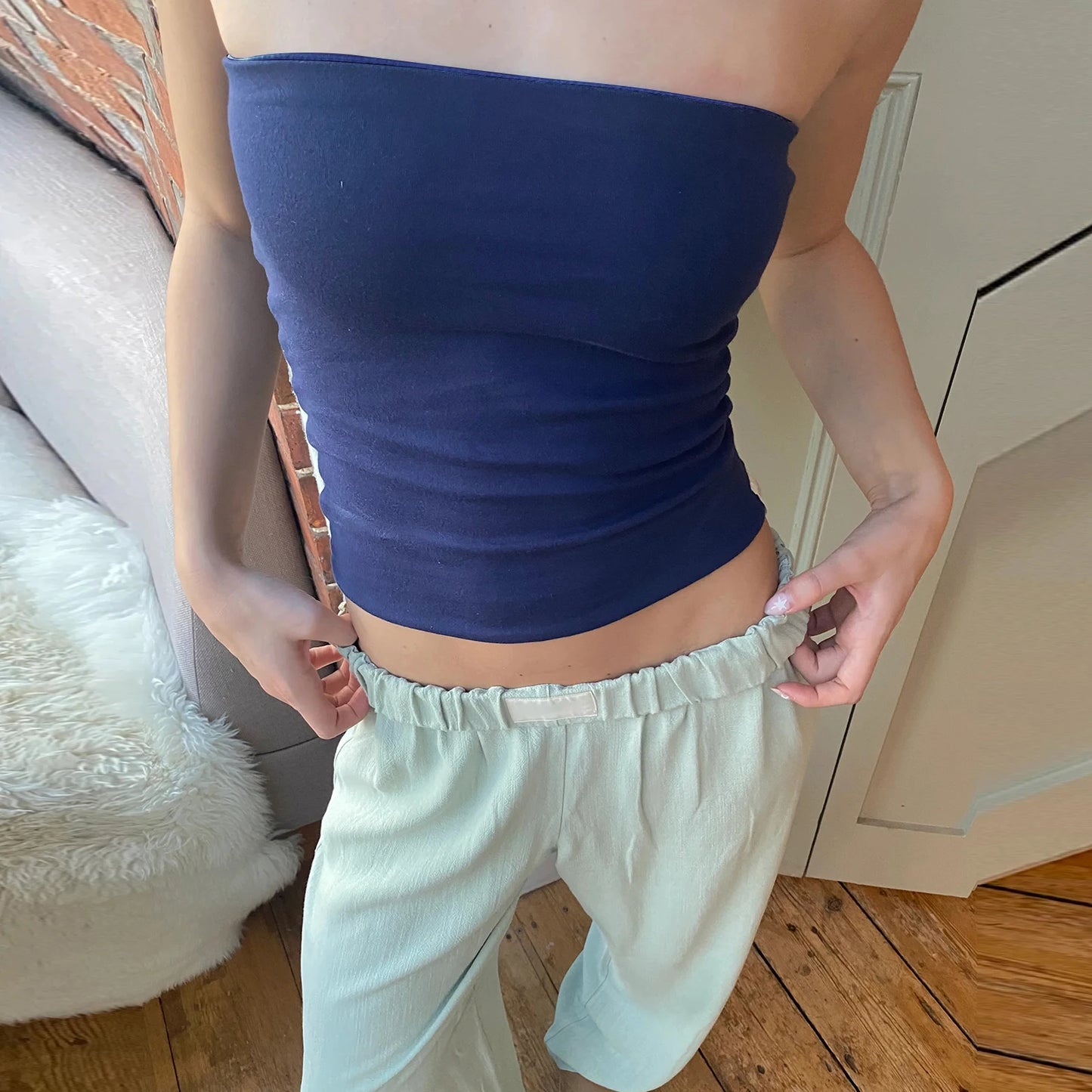 Women Backless Camisole Tight Fitted Sleeveless Off Shoulder Crop Tops Tube Top Strapless Vest Fashion Skinny Short Tops Shirt