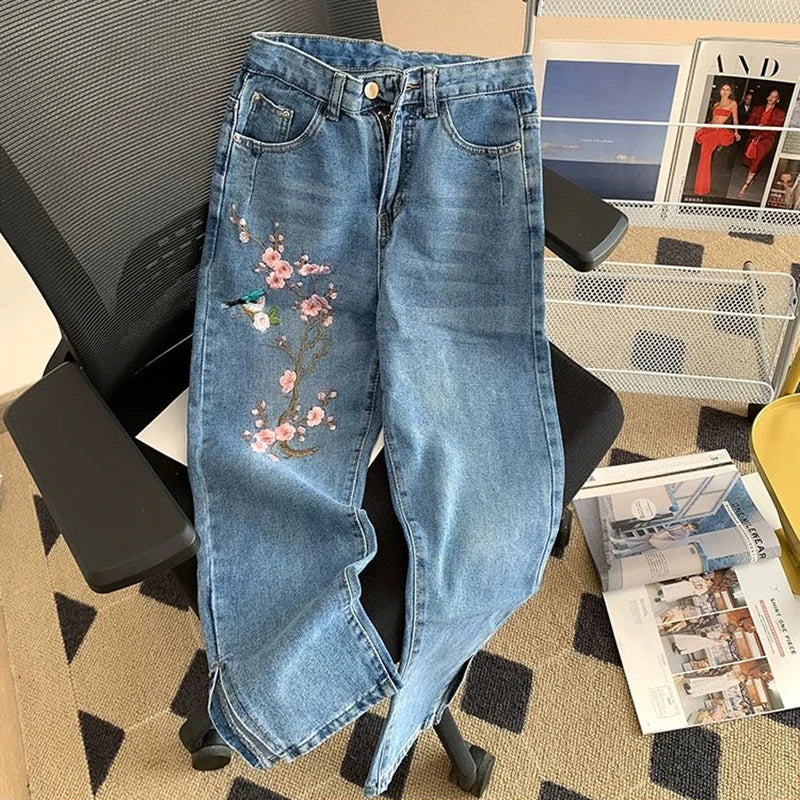 High waist embroidered flower jeans female autumn 2024 new retro high waist loose slim design sense niche split pants.