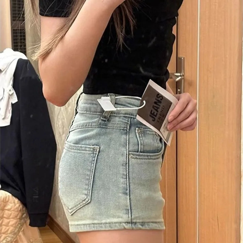 Short Jean Pants Woman Tight Booty Skinny Denim Shorts For Women Blue Low Rise Waist Stretchy To Wear Luxury Design Kpop Flowy