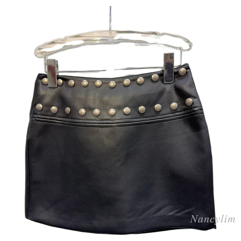 2025 Spring New Dark Cool Spicy Metal Rivets Waist PU Leather Fabric Leather Skirt Hip Skirt for Women