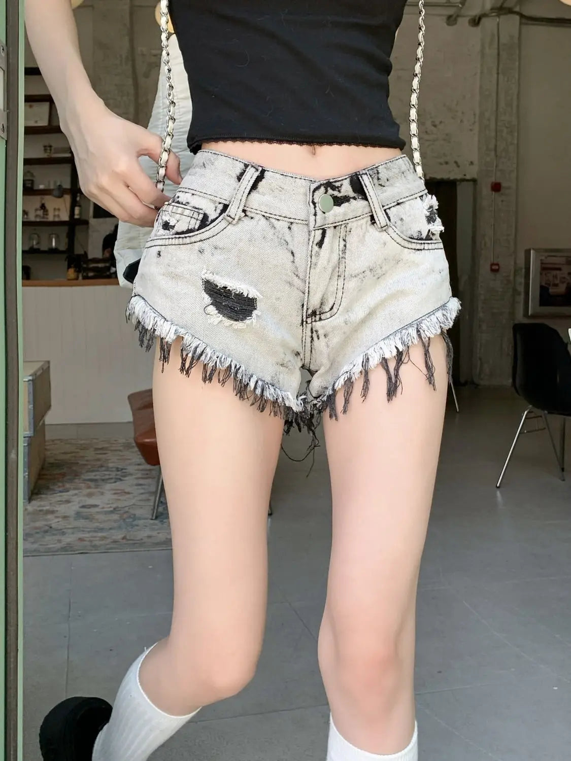 Denim Shorts Grey Broken Edge 2024 New Summer Low Waist Light A-Line Hot Pants Korean Women'S Personalized Ripped Denim Shorts